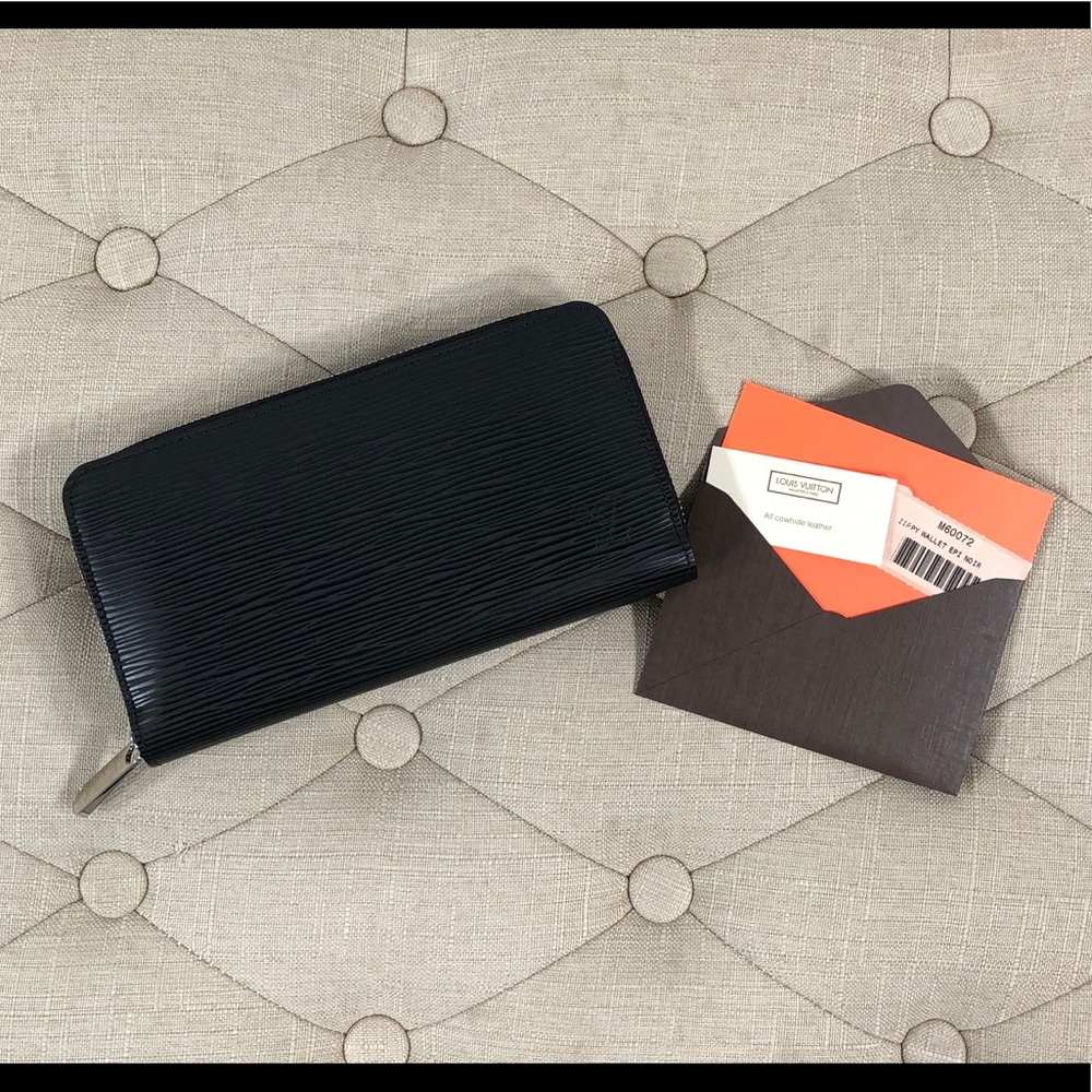 Louis Vuitton Black Epi Leather Zippy Wallet